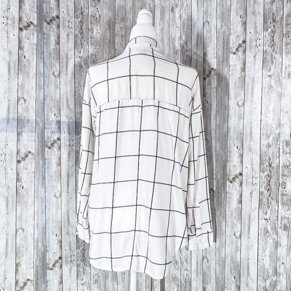 Women's Old Navy Flannel Top | Cream/Gray | Button Up | Small | Boyfriend Style - Picture 2 of 12